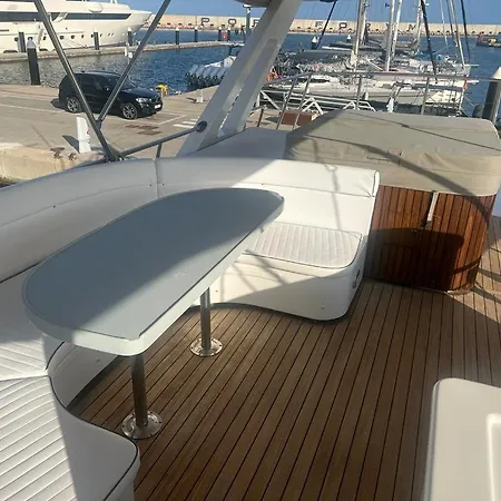 Botel Gran Cayman Sant Adria de Besos